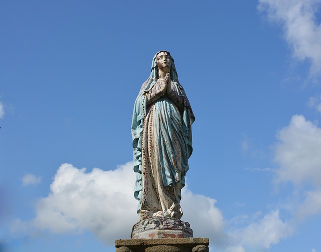 Statue de la Vierge Marie